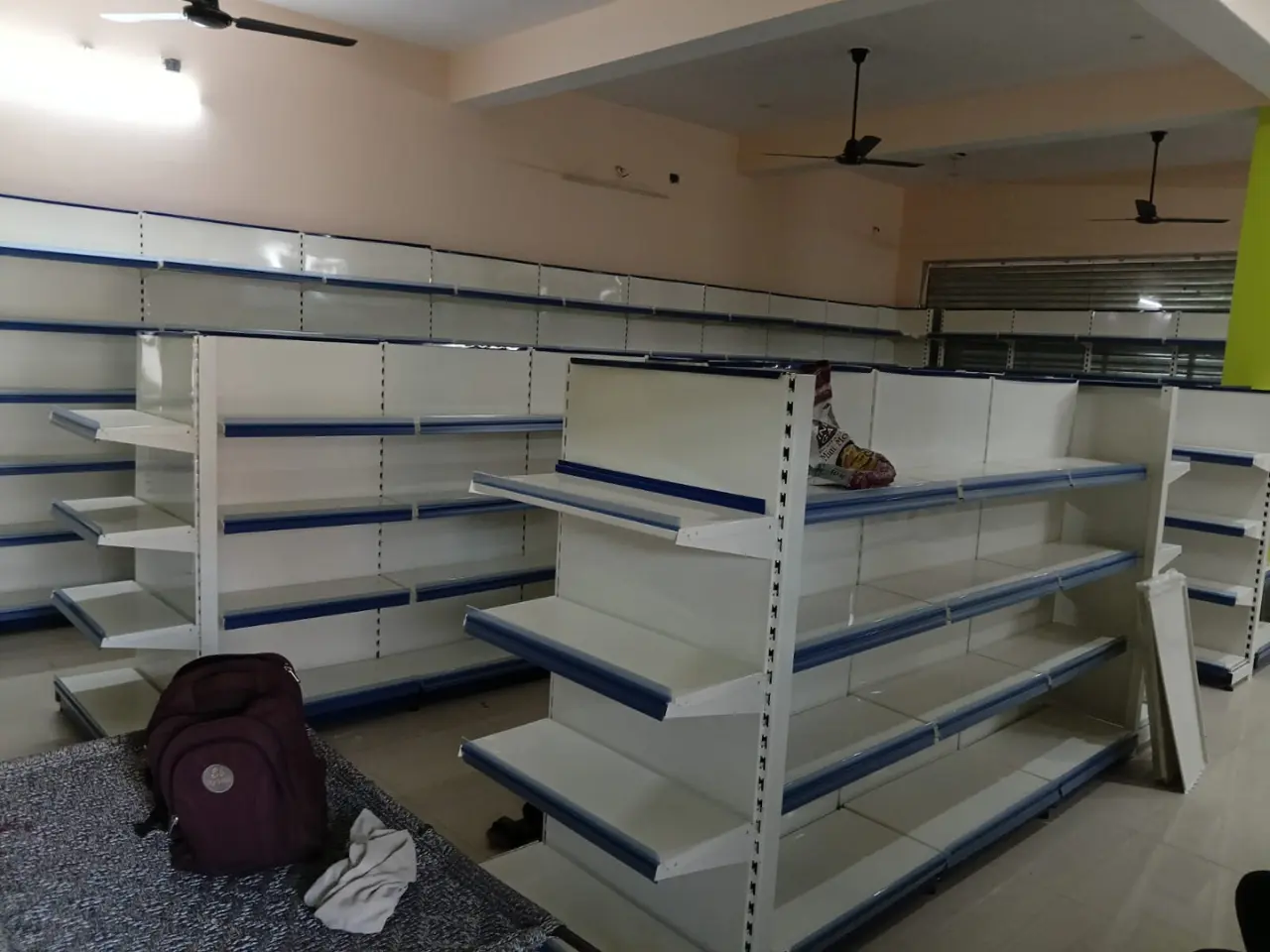 412914421_end cap display rack Jhansi.webp